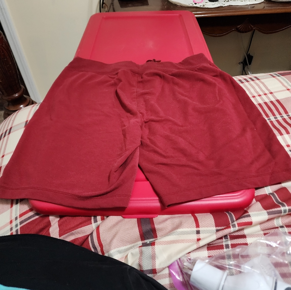 Shorts - Picture 2 of 3
